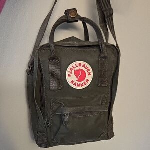 Fjallraven Kanken Mini Dark Green Backpack